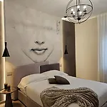 Teseo & Relax بيت ضيافة 4*
